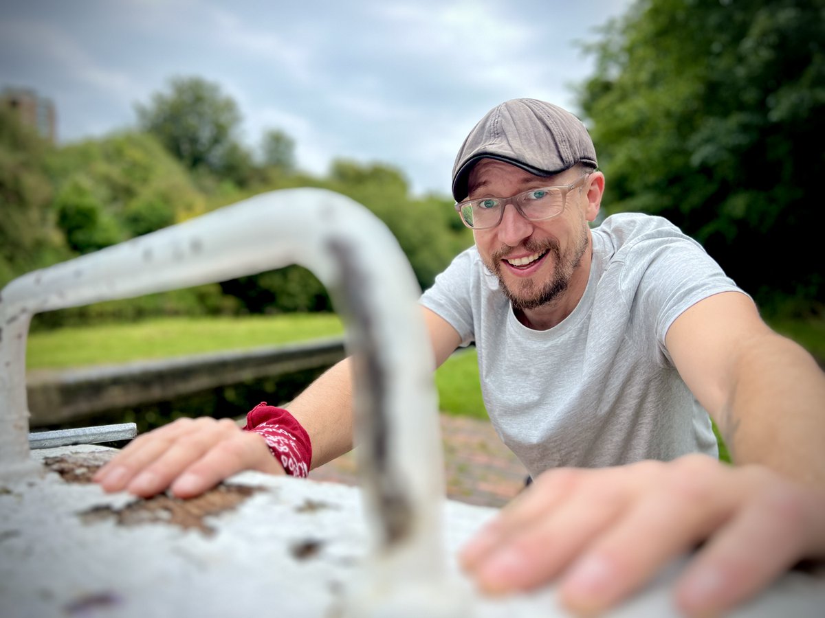 Mark your calendars! Canal Boat Diaries will be hitting your screens on June 3rd! Follow Robbie Cumming on Yesterday TV as he navigates the canals of the West Midlands, Royal Leamington Spa, Warwick, and Birmingham. 🚤📺 Learn more about the series here 👉ow.ly/B6if50RJC8S