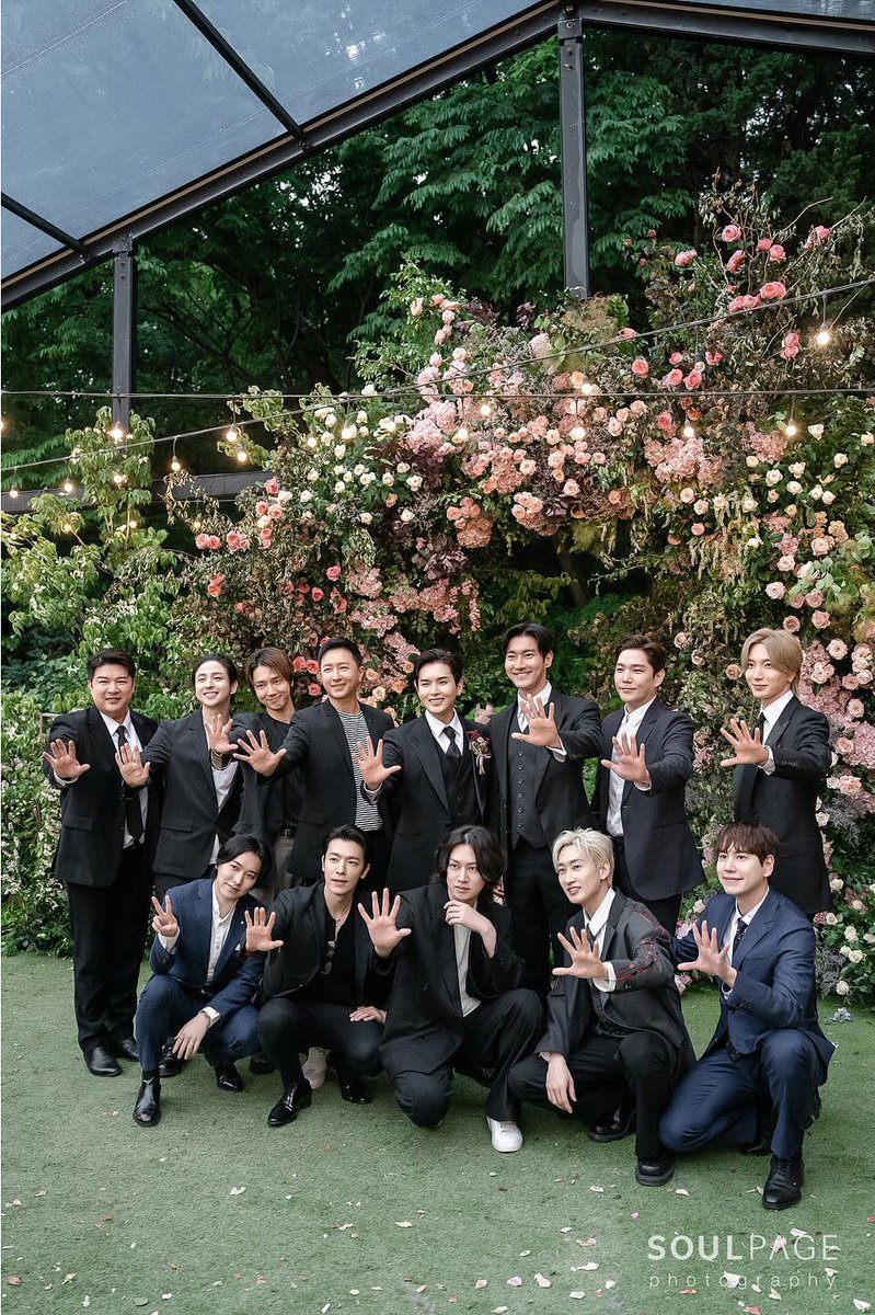 MeritSuJu13's tweet image. แค่คิดว่าใช้เวลาตั้ง 15 ปีกว่าจะได้เห็นรูปนี้อีกครั้ง ผ่านดราม่า/ข่าวบ้าบอปสดมาตั้งไม่รู้กี่ร้อยกี่พันหน ที่เอ้วมันคิดมโน บ่นในทวิต วอแวเอสเจขอรียูเนี่ย13ลมๆแล้งๆ แต่วันนี้มันเกิดขึ้นจริงๆ 😭😭😭😭😭😭😭😭😭😭😭