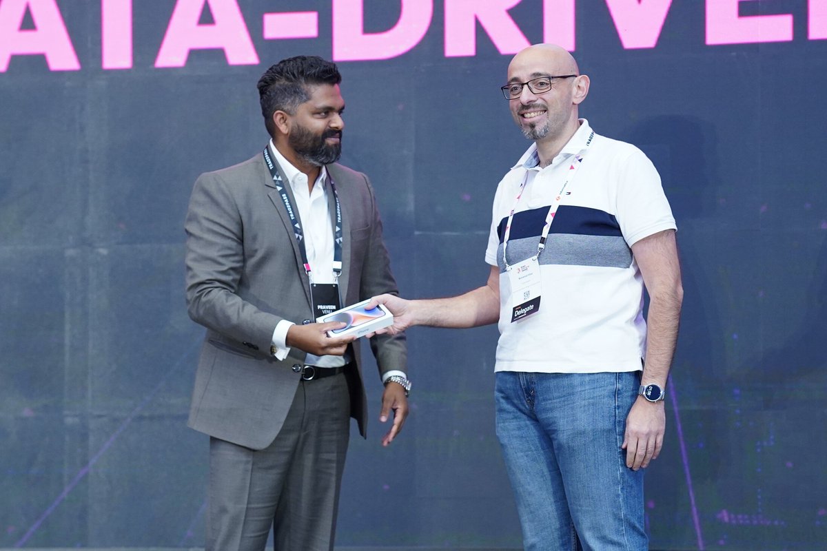 Tradepassglobal's tweet image. A huge round of applause to the Dr. Mohamad Sibai, Expert Advisor of SDAIA, the winner of the lucky draw contest! 
#SDAIS #SmartDataAISummit #SaudiArabia #DataAI #Innovation #bigdata #dataanalytics #data #AI #datacentre #tradepass