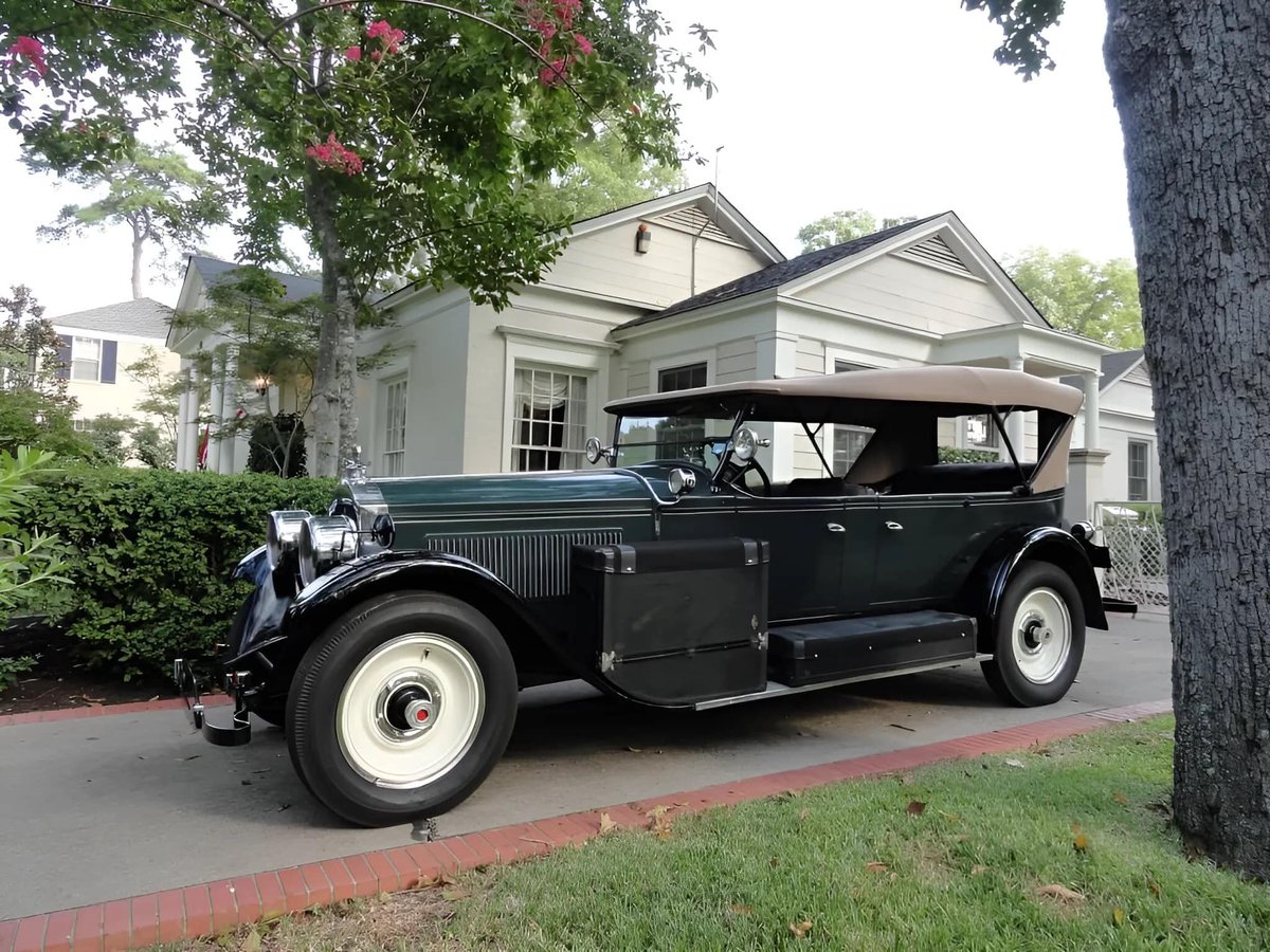 1925 Packard Touring