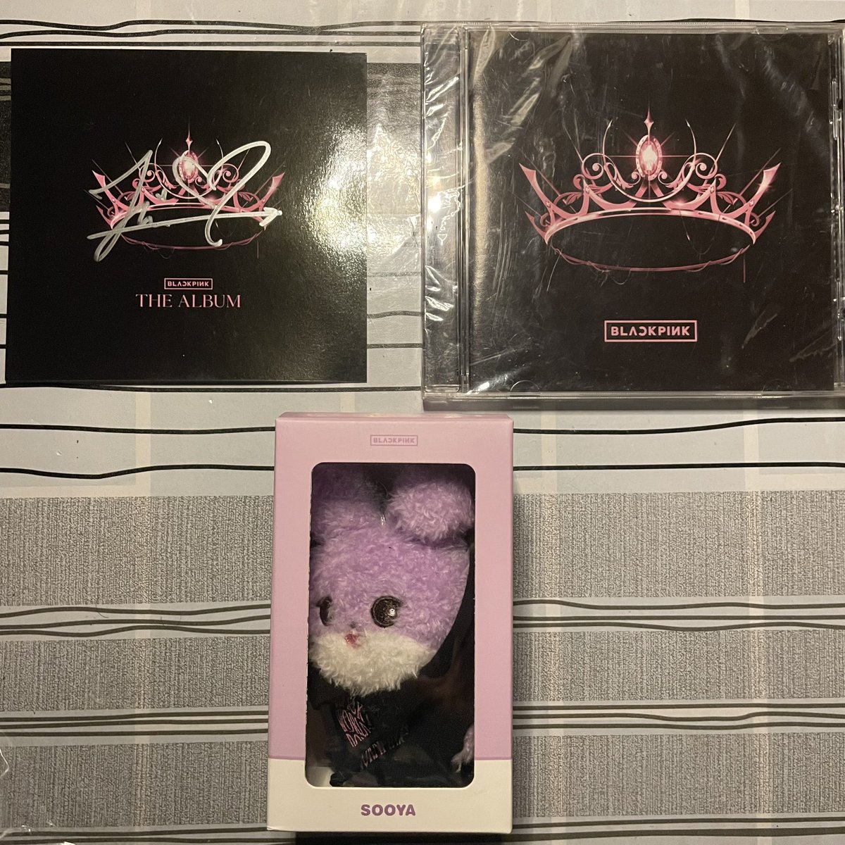 WTS/ LFB BLACKPINK BUNDLE MERCH WITH SIGNED CARD

2500 PHP per member + LSF 

Kindly DM us to order

#BeulpingONHAND