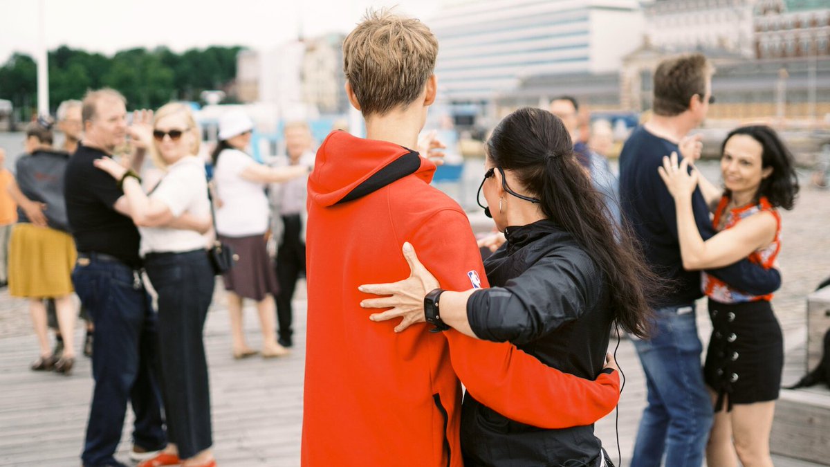 Kaupunkitanssikesä käynnistyy tänään! ☀️ Katso koko kesän opetusohjelma: tsuumi.com/kaupunkitanssit