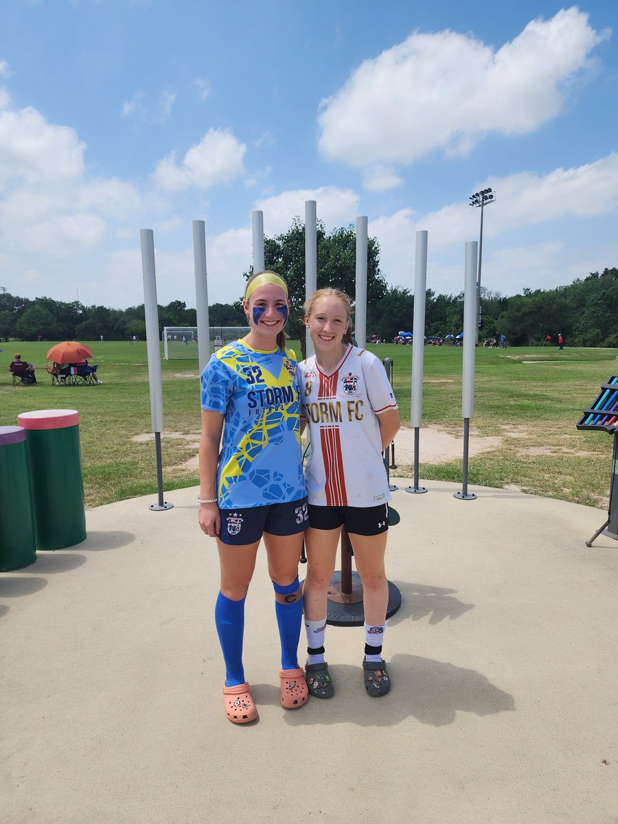 MaeveThompson08's tweet photo. 3 games and 3 clean sheets this weekend at the TX Shootout Showcase with @EmmaYoung8732.  35 teams but only 1 team with zero goals allowed ⚽️ #DEFENSE @ImCollegeSoccer @ImYouthSoccer @SEUWSoccer @SFA_Soccer @Packwomensoccer https://t.co/CYvKrsWoxl