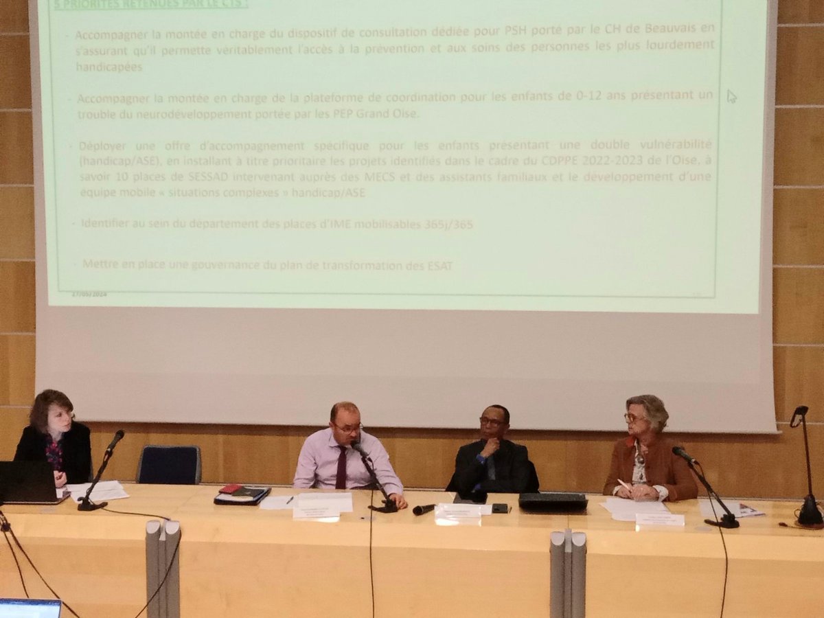 Séance plénière du Conseil Territorial de Santé pour fixer les priorités de la feuille de route territoriale issue du PRS :
➡️ prévention 
➡️ santé mentale 
➡️ accompagnement du vieillissement et du handicap 
➡️ accès aux soins
➡️ territorialisation des actions