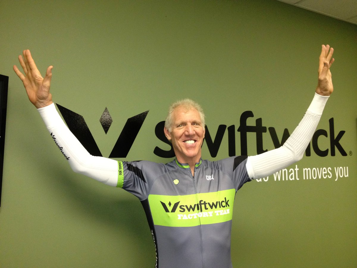 MarkACleveland's tweet image. Some of my favorite days as CEO of @swiftwick involved hanging out with my friend #BillWalton and more recently his help and advice as a @HytchRewards advisory board member got me through the challenges of running a mobility technology company in a pandemic.  What a wing span!