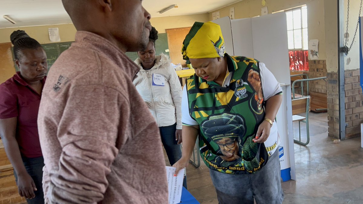 [Hlophe Casts Vote for the ANC]
Provincial Deputy Secretary Cde Nompumelelo Hlophe, MEC for Finance, Economic Development and Tourism urges all special voters to come out and vote today before voting stations close.
 #LeadUsMatamela #IamVotingANC
#VOTEANC2024 #LetsDoMoreTogether