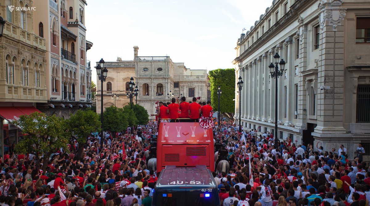 📸 Avenida de la Constitución, Sevilla, 28 de mayo de 2015.

#UEL 🏆🏆🏆🏆

#WeAreSevilla #NuncaTerindas