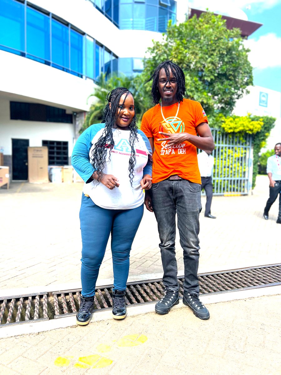 #vybeayard ozza! kwenye luku si lukaku yani #dripTuesday, ao sisi asapa <a href="/VybezRadioKE/">Vybez Radio</a> come kuj a itu nice tuko na <a href="/SpapaDeh/">SPAPA DEH</a> kasongeee!