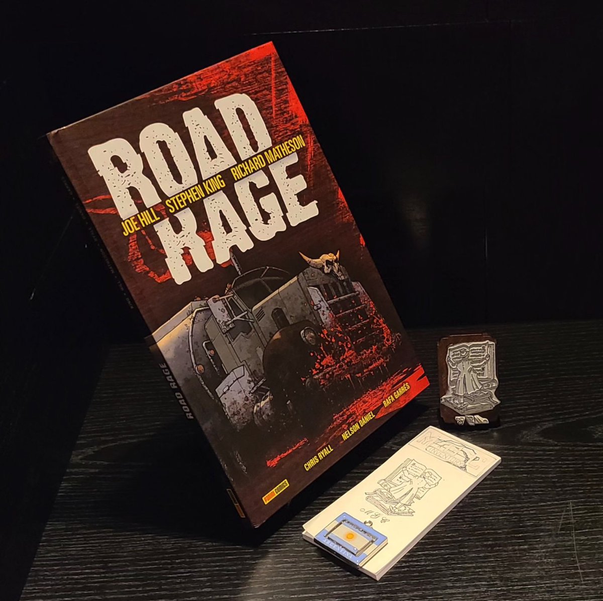 :libro: ID_b0852
Road Rage (2012, Panini Comics)
Joe Hill, Stephen King, Richard Matheson
120p - HardCover - ESP

#roadrage #joehill #stephenkingfan #books #libros #collector #bookworm #bookaholic #vintagebooks #books #bookcommunity #bookcovers #collecting #readersofinstagram