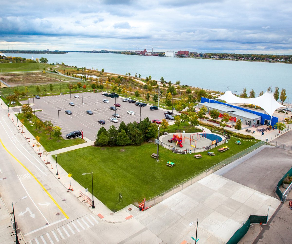ALERT: The parking lot at Cullen Plaza will be closed May 28 - June 4 due to Grand Prix road closures. Cullen Plaza, cafe and tiki bar are still open for summer hours. All other Detroit Riverfront parks, greenways and parking lots will remain open for normal hours (6am - 10pm).
