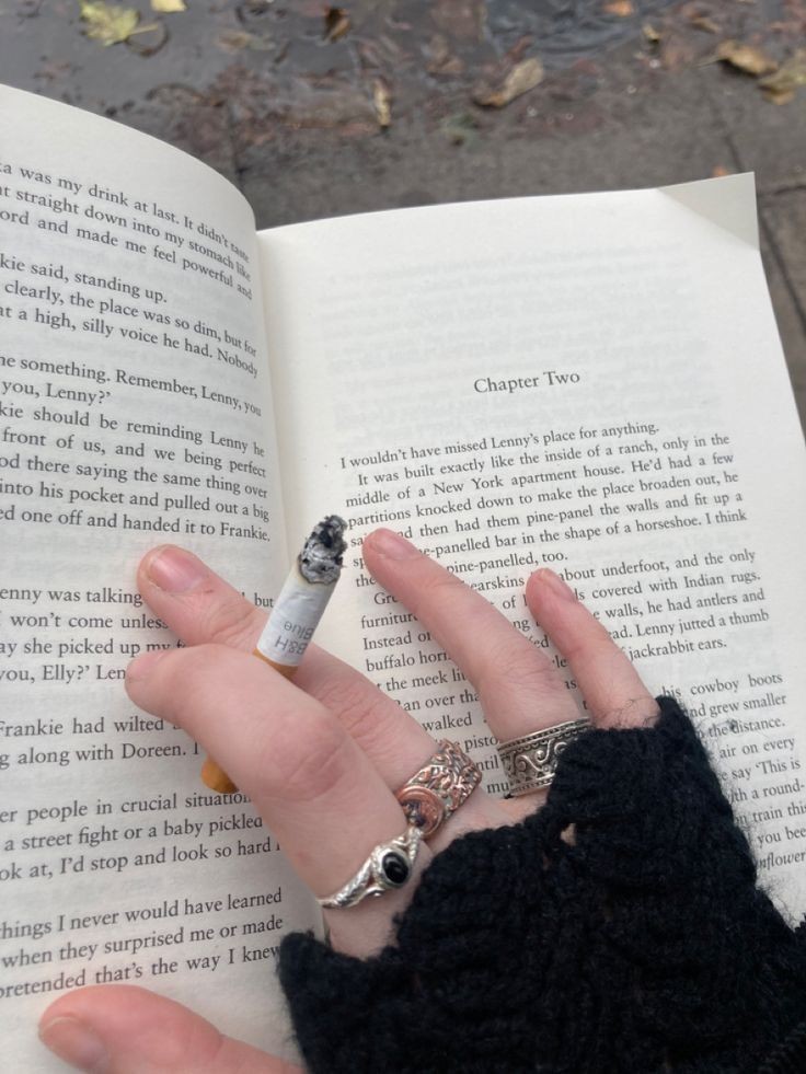 кхм, прошу прощения за небольшое отсутствие
меня немного поглотила... одна история, можно и так сказать

что же на счёт вас? как ваше самочувствие?