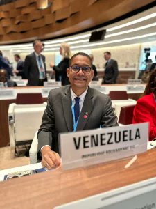 MinSaludVE's tweet photo. #NotiSalud🩺 | Venezuela presente en la 77ª Asamblea Mundial de la Salud

Lee + aquí 👉 https://t.co/hAPewKSzcD

#JuntosPorCadaLatido
#29May 
@NicolasMaduro
@MagaGutierrezV https://t.co/QArTpvIF26