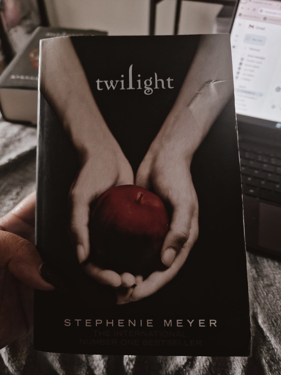 _deardominique's tweet photo. Binge watched the entire Twilight saga whilst working from home last week which subsequently lead to me ordering the entire box set to read... 

It has arrived and I am both excited and ashamed of myself – here goes! https://t.co/SR1Wiuu2GZ
