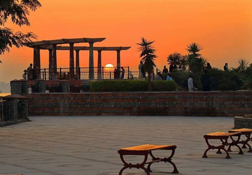 Sunset, Lake View Park, Islamabad.
Good Evening.

#goodevening