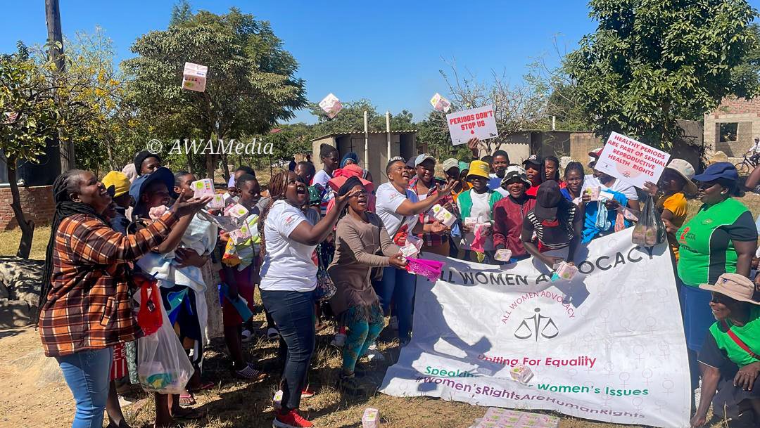 ✋ to period power in Caledonia! @AWAdvocacy just distributed pads, underwear & hygiene products to 89 amazing young women & girls! The pad drive keeps rolling - one pad at a time, we are crushing period poverty! #MenstrualHygieneDay #PeriodFriendlyWorld @taafzim @mamacash