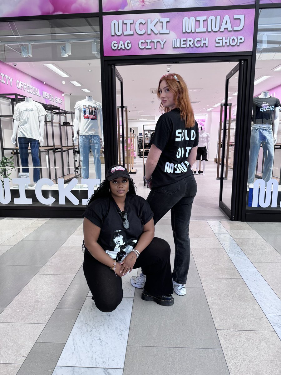 Rxtendo's tweet image. #SOLDOUTMINAJ (w/ @CATTYMINAJ)