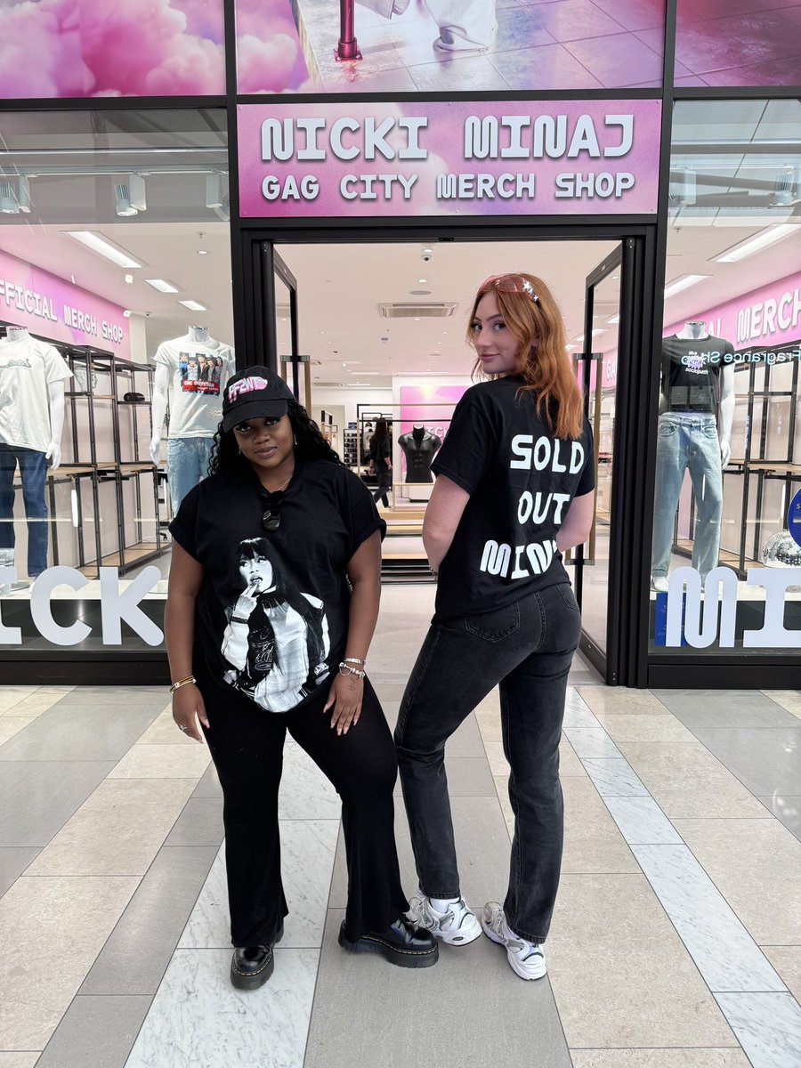 Rxtendo's tweet image. #SOLDOUTMINAJ (w/ @CATTYMINAJ)