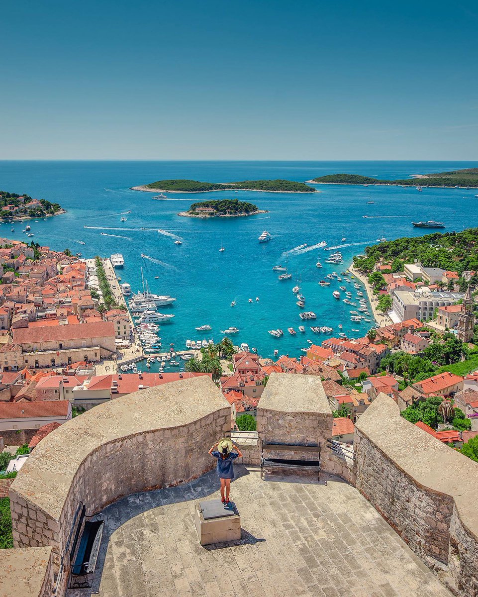Croatia_hr's tweet photo. Hvar magic: Sun-soaked days, rich history, and the fragrant allure of lavender, olives, and wine.
Photo by nagyloryphoto
#VisitHvar https://t.co/OA4u2QgVfy