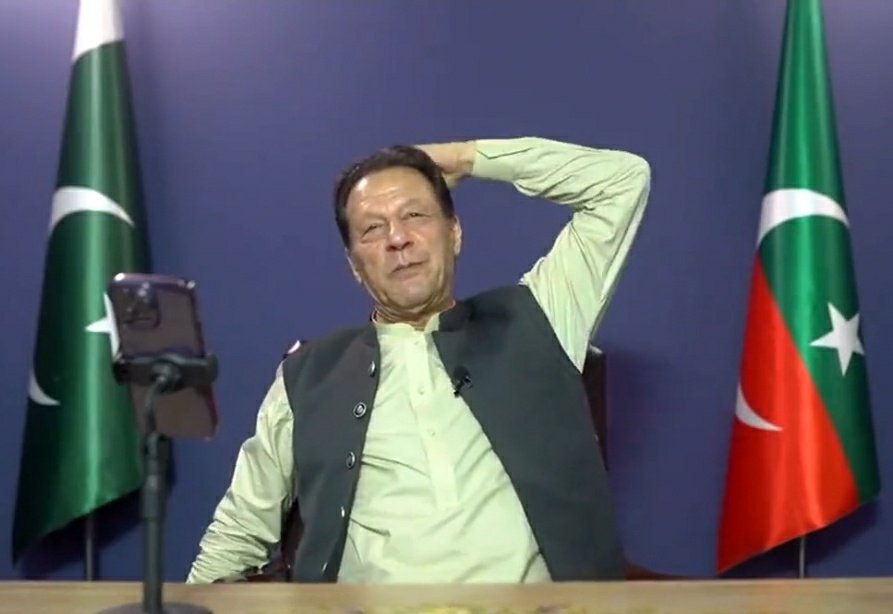 𝓕𝓪𝓻𝔂𝓪𝓵 𝓡𝓪𝓳𝓪 (@faryalmuzmmil) on Twitter photo When I met Imran Khan, he said there is a trailer in Azad Kashmir, get ready, the revolution is coming, I am promising that this revolution will rise from Khyber Pakhtunkhwa, people are fed up with the situation, Azam Swati!!!
<a href="/TeamiPians/">Team Insafians 𝗣𝗼𝘄𝗲𝗿</a>
#نوے_فیصد_عوام_کا_لیڈر When I met Imran Khan, he said there is a trailer in Azad Kashmir, get ready, the revolution is coming, I am promising that this revolution will rise from Khyber Pakhtunkhwa, people are fed up with the situation, Azam Swati!!!
<a href="/TeamiPians/">Team Insafians 𝗣𝗼𝘄𝗲𝗿</a>
#نوے_فیصد_عوام_کا_لیڈر