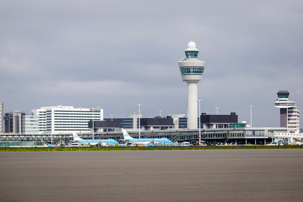 Het kabinet komt met aangepaste maatregelen voor minder geluidshinder rond Schiphol en een betere rechtspositie voor omwonenden. Donderdag 30 mei organiseert ons ministerie een online informatiebijeenkomst. Aanmelden kan via deze link: event.congresbureau.nl/Balanced_Appro…