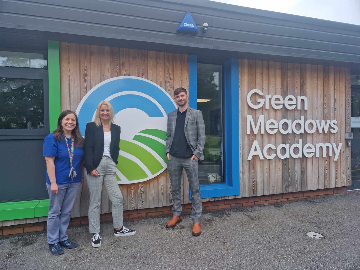 CallumGamblePro's tweet photo. What a week it was last week! π
π Monday: Interview with Wayne Stephenson at @PositiveFuturWY
π Thursday: Coffee morning at @GreenMeadowsWAT
π Saturday: Attended our first @TheAutismShow event
#AutismShow #AutismAwareness #AutismAdvocate #AutismInformation https://t.co/IgxqdLjZNQ