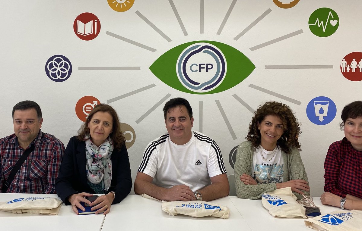 CIFP Juníper Serra (@cifpjuniper) on Twitter photo Con gran pesar recibimos la triste noticia que Elena Rodríguez, compañera del <a href="/rio_tormes/">CIFP Rio Tormes</a>, nos ha dejado tras sufrir un trágico accidente. Nos sentimos desolados porque la FP pierde una gran docente, comprometida, luchadora e innovadora. Nuestro más sentido homenaje. ❤️ Con gran pesar recibimos la triste noticia que Elena Rodríguez, compañera del <a href="/rio_tormes/">CIFP Rio Tormes</a>, nos ha dejado tras sufrir un trágico accidente. Nos sentimos desolados porque la FP pierde una gran docente, comprometida, luchadora e innovadora. Nuestro más sentido homenaje. ❤️