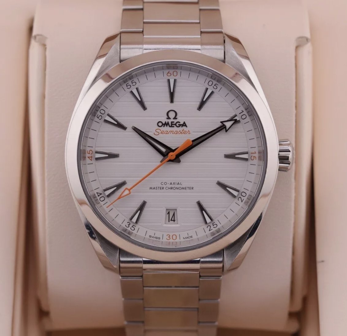 Omega Seamaster Aqua Terra Silver Dial Men's watch 41mm 220.10.41.21.02.001

For sale by @_horology101_

$4,150

#omega  #watches #valueyourwatch #watchmarketplace #luxury #luxurylife #entrereneur #luxurywatch #luxurywatches #luxurydesign #businesswatch #watchfam