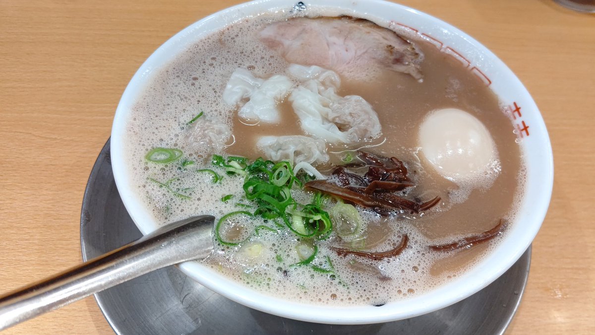 そして〆に博多ラーメン和に寄ってきた！
いつも通り美味しくて完飲してきた😊
めちゃお腹いっぱい(;´▽`)