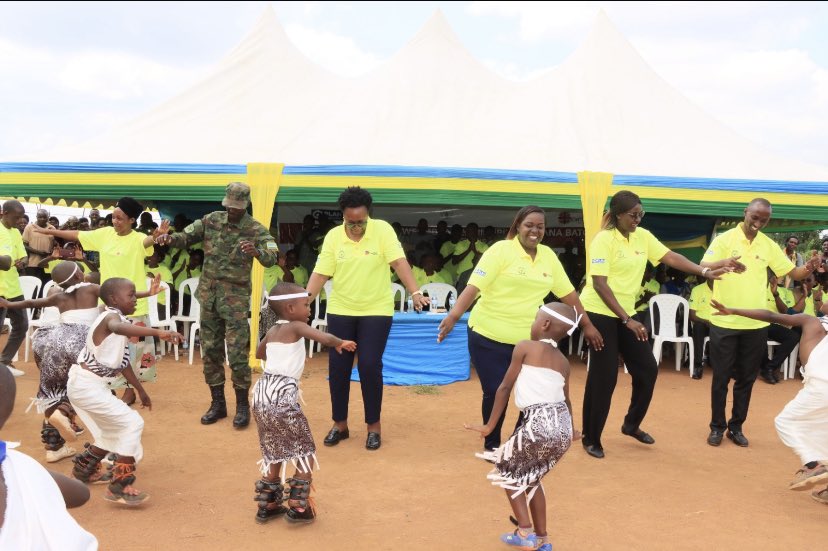 Today, May 28, 2024, the Gateko community ECD celebrated the end of ECD week with a vibrant event! The Shelter Them cultural dance group for kids delighted everyone with their performances. Our guest of honour, NCDA Director General @iassumpta highlighted the impactful work