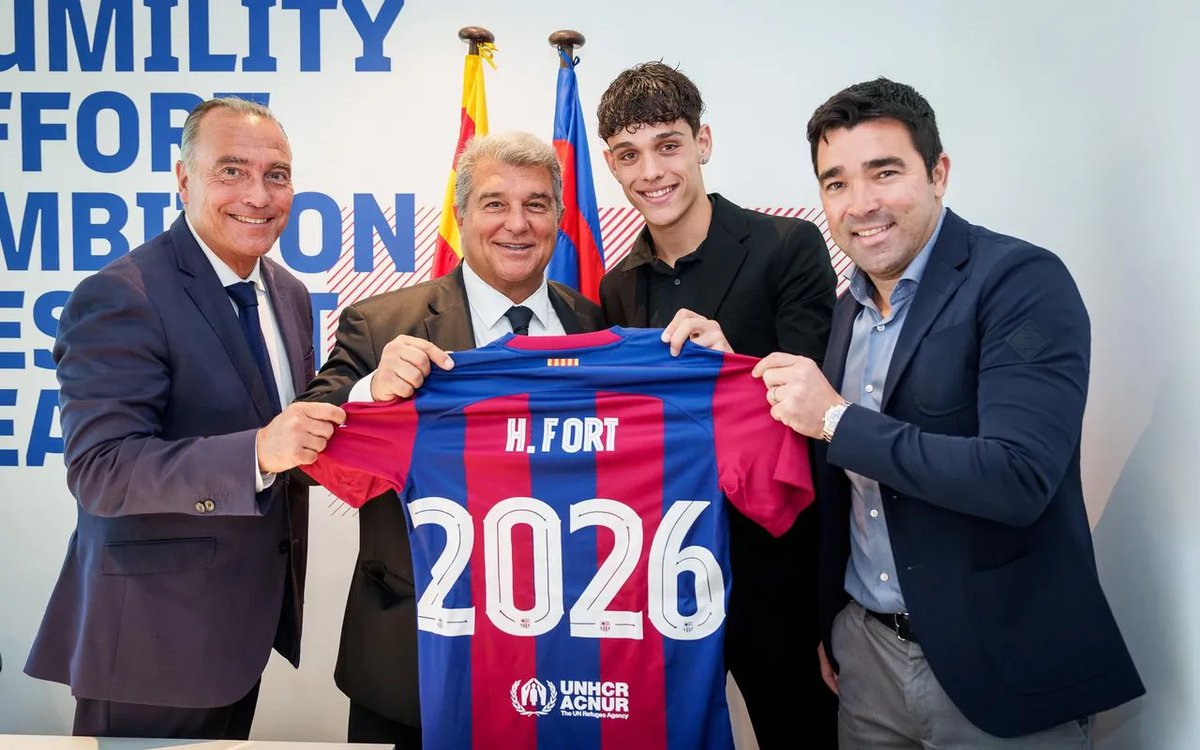 🚨🌟Héctor Fort renovado hasta 2026. Al ser menor de edad, no puede firmar un contrato de más de 3 años. #FCB 🔵🔴✍️