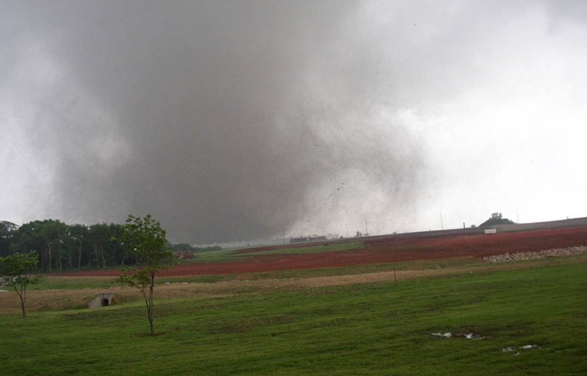 May 10, 2003 Report: The May 2003 tornado outbreak sequence takes place. #Tornado #PR