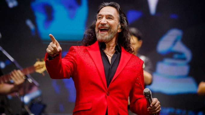 Rolling Stone can exclusively announce that Marco Antonio Solís will be heading on a 22-show solo tour — titled the Eternamente Agradecido Tour — across the United States later this year.

🔗 rollingstone.com/music/music-la…