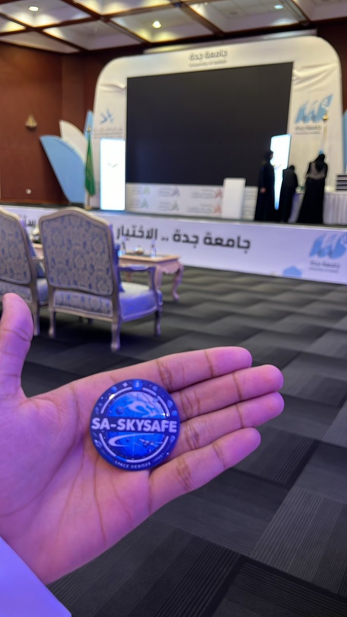 Eng_MishaalQ's tweet photo. بفضل الله تم تكريمي وتعييني سفير للجامعة برعاية معالي رئيس الجامعة د.عدنان الحميدان @AdnanAlhomaidan 
وفوز مشروع SA-Sky Safe بالمركز الاول على مستوى الجامعة، والمشروع عبارة عن تصنيع وبرمجة قمر صناعي سعودي باستخدام خوارزميات الذكاء الاصطناعي لمعالجة الحطام الفضائي. https://t.co/lBZOTOE7lI