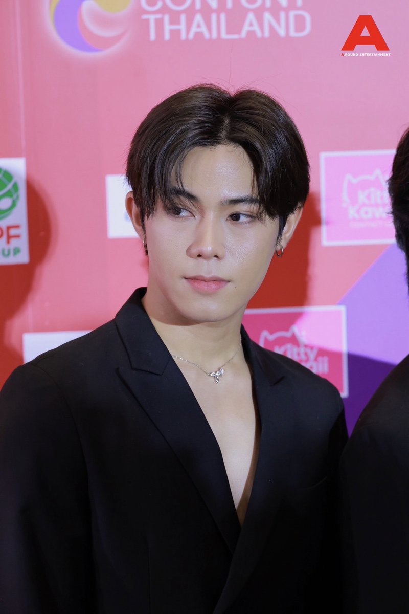 around_ent's tweet image. “โอม” #OhmPrimeTime ร่วมเดิน Red​ Carpet งานประกาศรางวัลสุดยิ่งใหญ่ในรอบ 20 ปี ในงาน “คมชัดลึกอวอร์ด” ครั้งที่ 20   

#PRIMETIMEth
#20thKomchadluekAwards
#คมชัดลึกอวอร์ด20​
#คมชัดลึกอวอร์ด