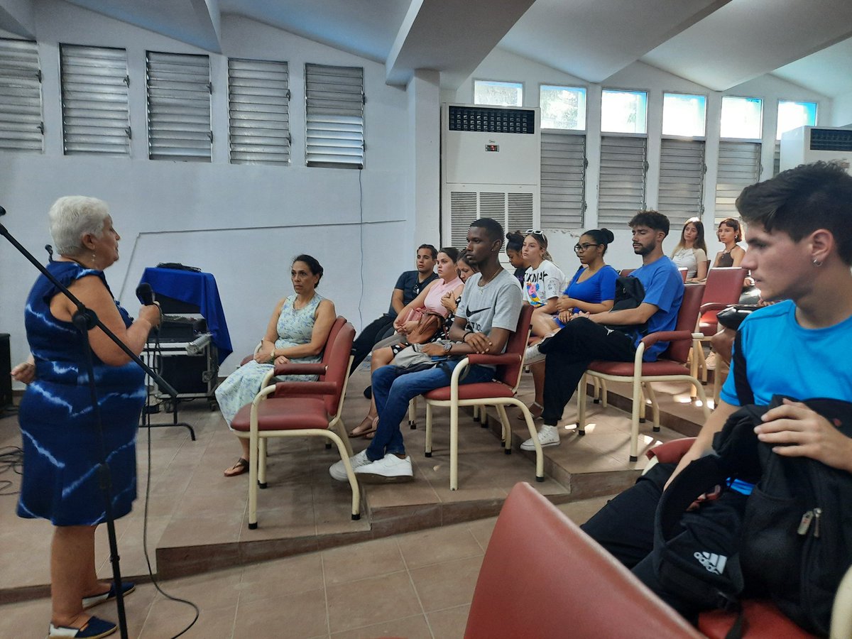 #compromisoconlacalidad 
La @universidad_um intercambia con estudiantes de sus carreras sobre el sistema de gestión de la calidad institucional. #SomosCuba  @gpppmatanzas @CubaMES