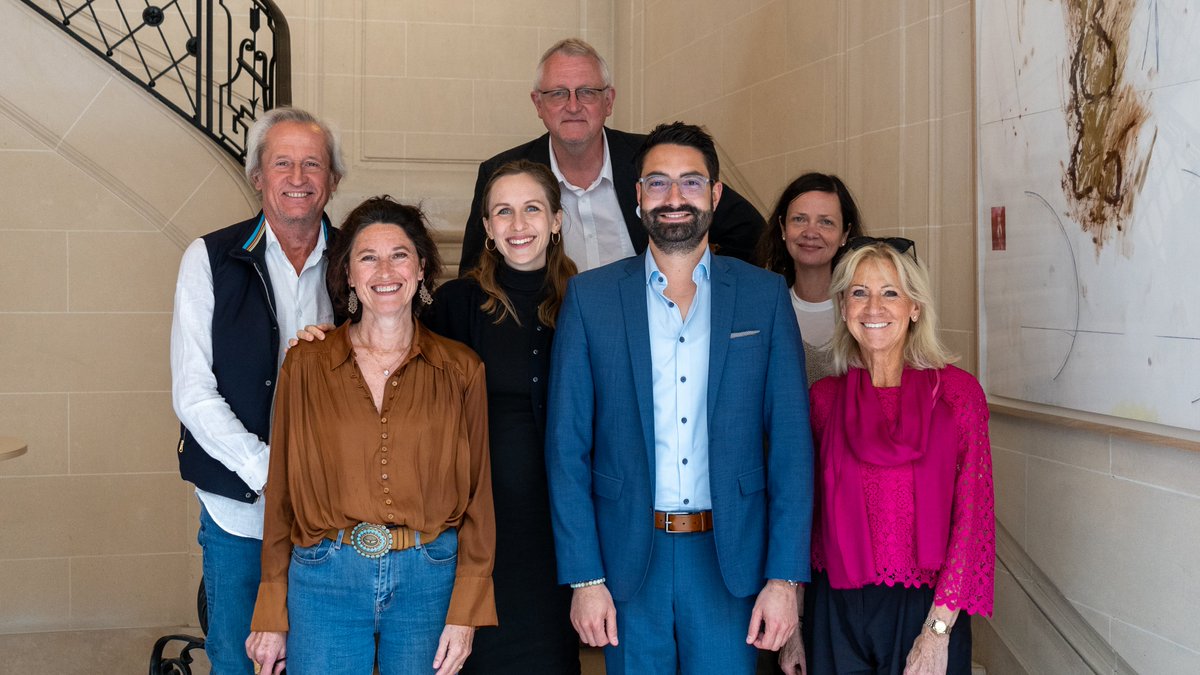 Interessant Entrevue mat der Federatioun vun de klengen Theateren. 
D'Aarbecht vun de méi klengen Theateren ass immens wichteg fir eis kulturell Diversitéit an d‘Promotioun vu jonken Talenter zu Lëtzebuerg. 

Merci fir äre groussen Engagement an eis gutt Zesummenaarbecht!