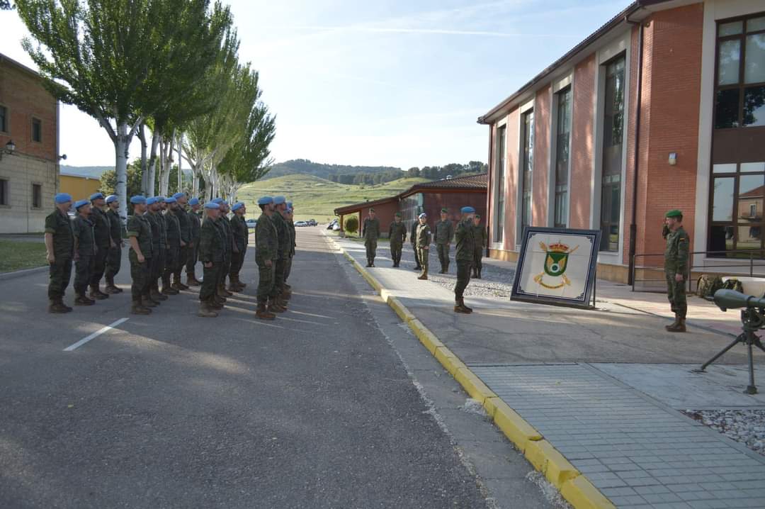 Los componentes de la ULOG LH-XL de la #AALOG61 #BRILOG ya pisan suelo español después de seis meses de misión en tierras libanesas. Con la satisfacción del deber cumplido, regresan a casa. Bienvenidos!!