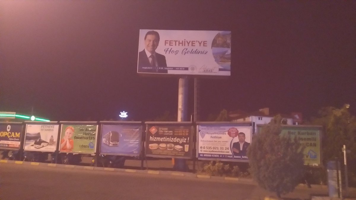 🖐️😎 #etilr 
Reklamın kötüsü olmaz, bilboard yerinde duruyor 😊😊