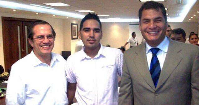 JOSELUISMERAB's tweet photo. @ZoomEcuador Oye RATAel narCorrea.... Te consulto... Para ti  todos los presidentes despues de ti son los narcor verdad??.... Pero las evidencias dicen los contrario... Como es ESO?? https://t.co/rKm6LDCWwk