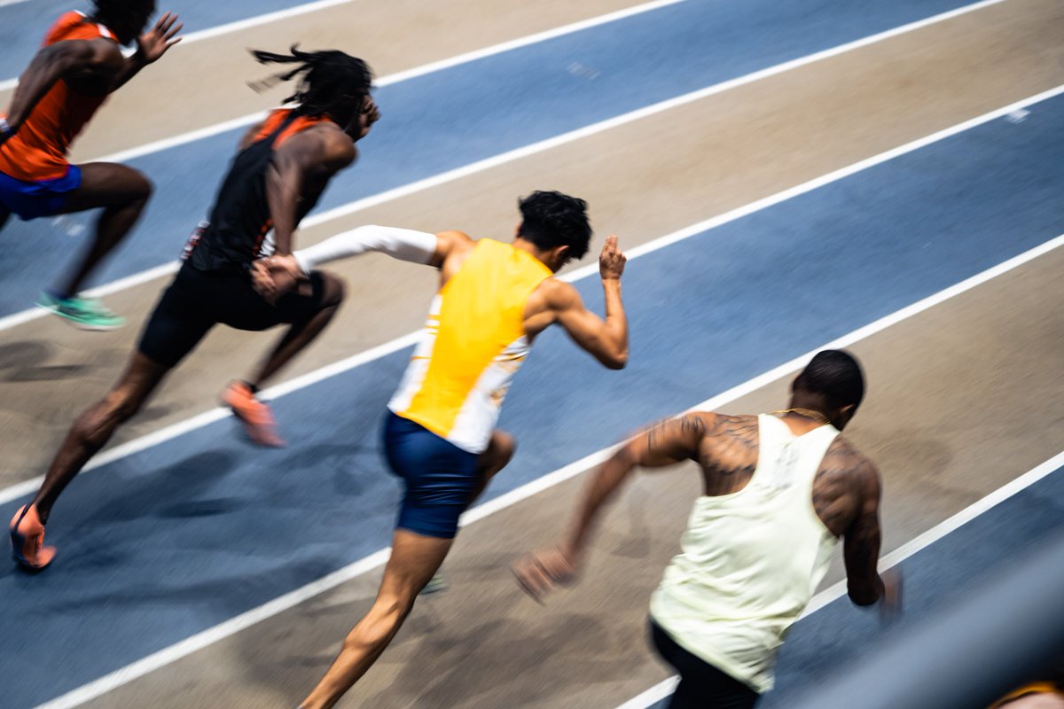 Marc_Sanchez80's tweet photo. A full indoor and outdoor season. The ups and downs will only make me stronger. ☝🏽
#AGTG ✝️ https://t.co/2PDhUdGCHn