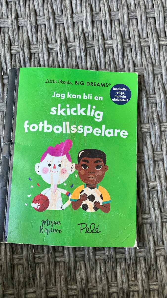 #littlepeople #bigdreams ! @MeganRapinoeFan a @Sweden @TheLocalSweden book encouraging ”skillfullness” NOT I can ”be the best”, but i ”can be a skillfull!” @joerogan @lexfridman