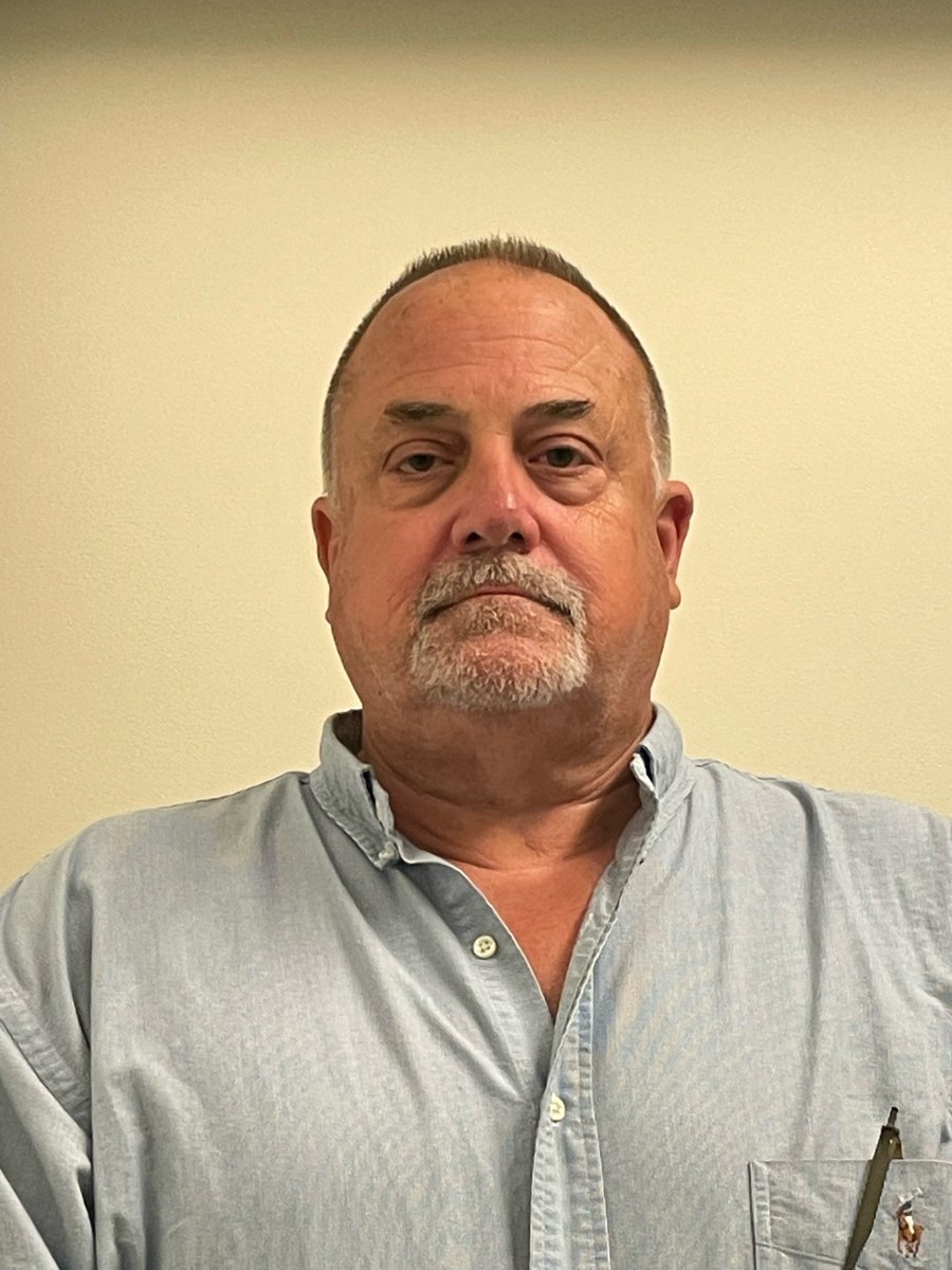 JUST IN: A director for DEEP impersonated an officer and pulled over a car of young people, according to police in #OldSaybrook. Arrest details: wfsb.com/2024/05/28/dee…