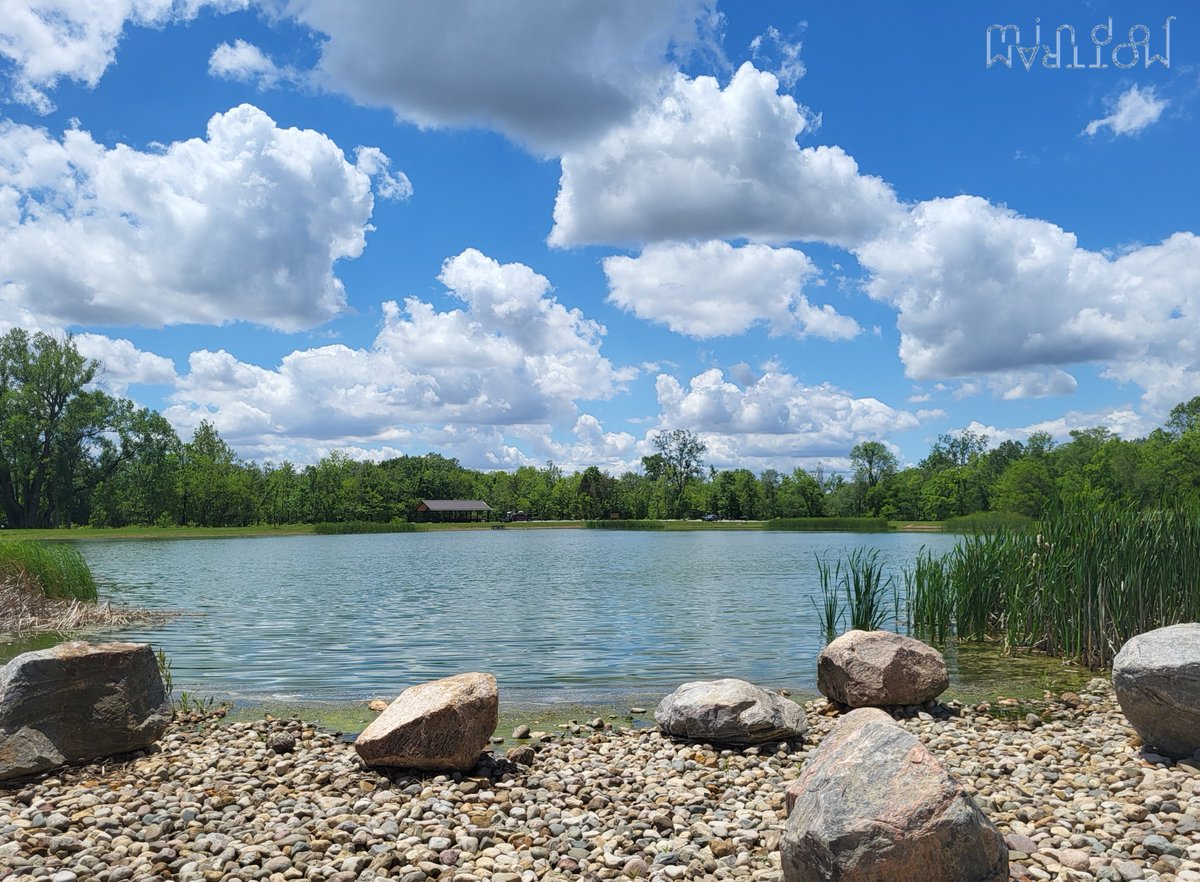 Damn it's a beautiful day!

#MidwestX #Indiana #lakes #photography #clouds #ExploreOutdoors