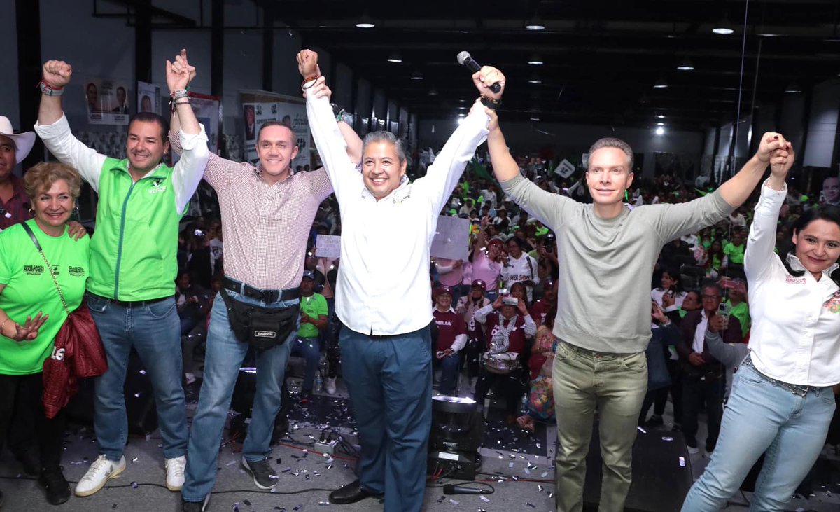 Muy agradecido con mi querido amigo #ManuelVelascoCoello por acompañarnos a nuestro cierre de campaña en #SanLorenzoAcopilco.
Vamos a ganar este 2 de junio y junto con la futura Presidenta de #México <a href="/Claudiashein/">Claudia Sheinbaum Pardo</a> de la mano de la próxima Jefa de Gobierno <a href="/ClaraBrugadaM/">Clara Brugada Molina</a>, la
