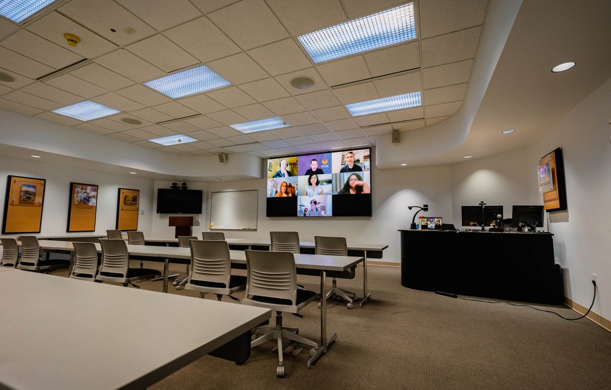 In professional and learning environments, a luxury product with crisp, clear imagery with bezel-free viewing is the way to go! We have the perfect solution or you with our all-in-one smart display. Learn more:  ow.ly/xLNj50RUbbh #dvLED #DakVideoWall #LEDVideoWall