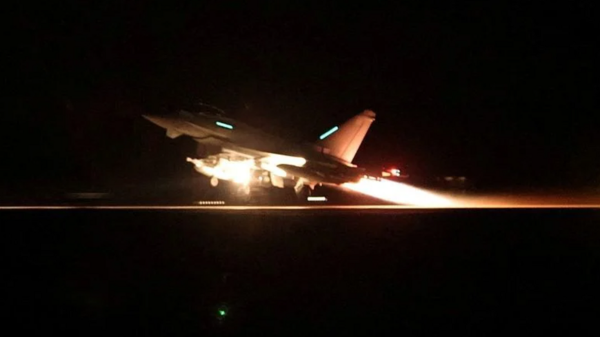 #SONDAKİKA 🚨 ABD ve İngiltere savaş uçakları, Yemen'in Hudeyde kentinde Husi güçlerine iki hava harekatı düzenledi.