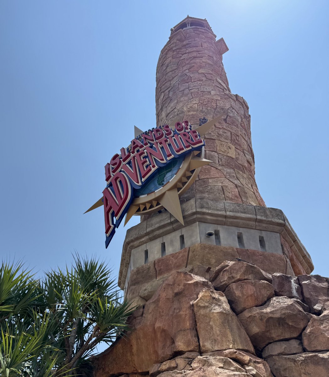 ParkTwister's tweet photo. We made it for a certain theme park’s birthday celebration! 🥳 #IOA25 https://t.co/ak4kaHrwKa