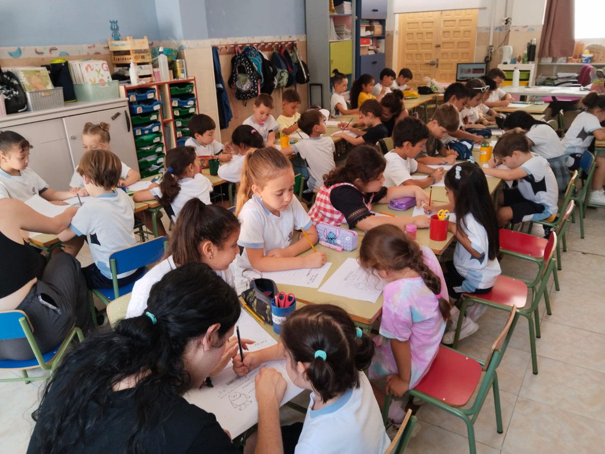 Hoy los niños y niñas de 5 años han vivido una mañana fantástica realizando dinámicas y actividades en lo que será su próximo curso en Primaria. ¡Una primera toma de contacto que les ha ilusionado mucho! 👏🏼👏🏼👏🏼😍😍😍
#YoConSAFA #VenYConócenos @fundacionsafa @educsi @JesuitasESP