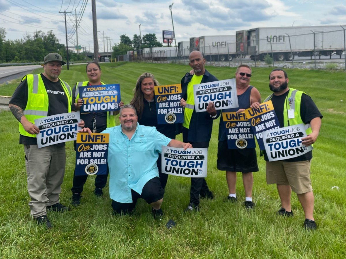 THREE UNFI FACILITIES UNIONIZE WITH THE TEAMSTERS IN MAY! 75 drivers at United Natural Foods, Inc. in Harrisburg, Pa., voted nearly unanimously to join Teamsters Local 776! The 75-worker group overcame a nasty union-busting campaign to become the third UNFI facility and a part