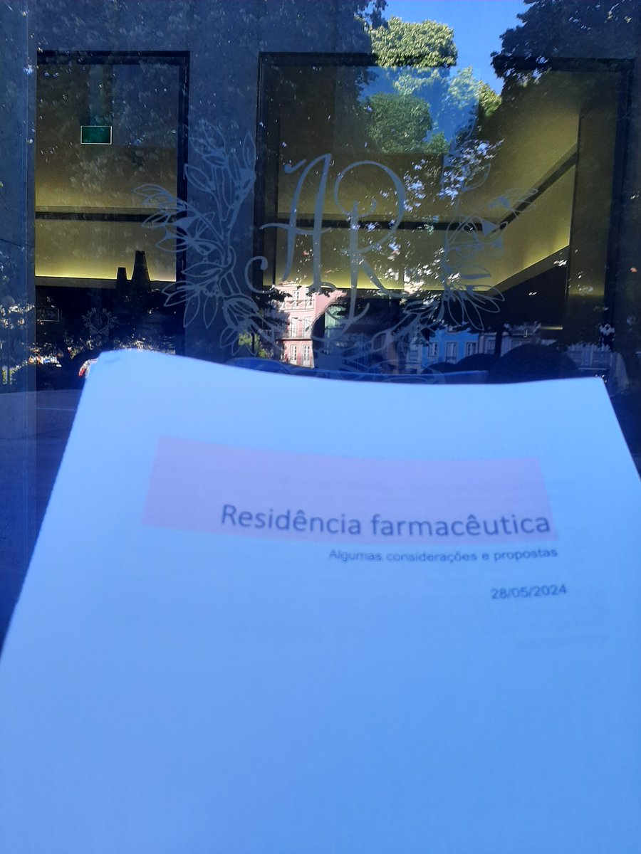 Reunião da <a href="/apfarmresidente/">Associação Portuguesa de Farmacêuticos Residentes</a> com o grupo parlamentar do <a href="/ppdpsd/">PSD</a> 

Agradecemos a disponibilidade